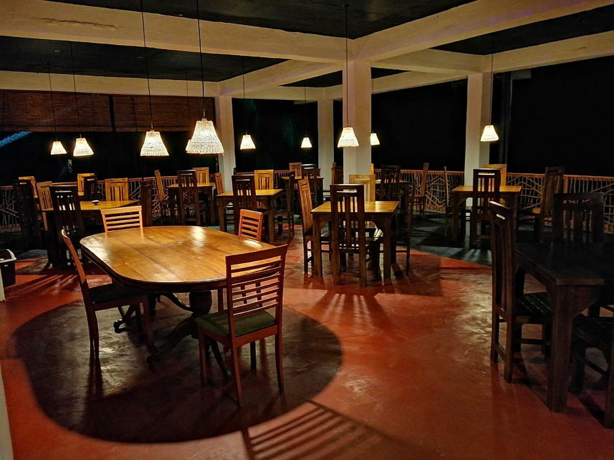Macnara Travellers Inn راتنابورا المظهر الخارجي الصورة